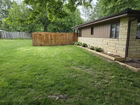 Exterior - 1405 Sheilah Ln, Monett, MO 65708 photo 7 of 15
