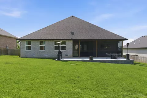 Exterior - 1365 W Gaslight Dr, Springfield, MO 65810 photo 7 of 17
