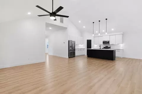 Living - 1365 W Gaslight Dr, Springfield, MO 65810 photo 2 of 5