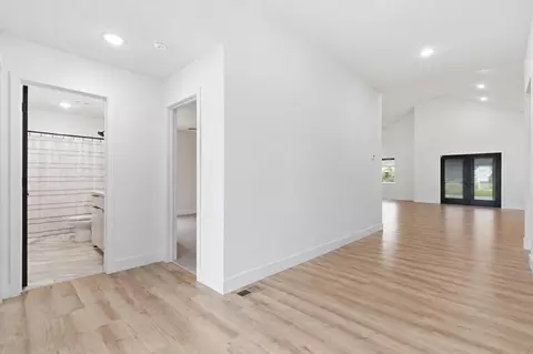 Entry Way - 1365 W Gaslight Dr, Springfield, MO 65810 photo 1 of 1