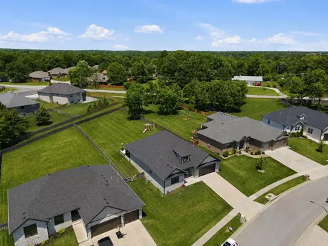 View/Area - 1365 W Gaslight Dr, Springfield, MO 65810 photo 1 of 4