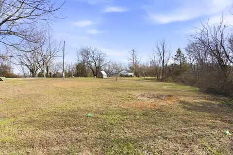 Exterior - 1343 W Tracker Rd, Nixa, MO 65714 photo 5 of 7