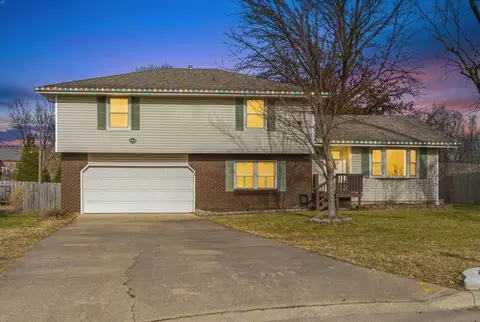 Exterior - 719 E Westchester Ct, Springfield, MO 65810 photo 2 of 8