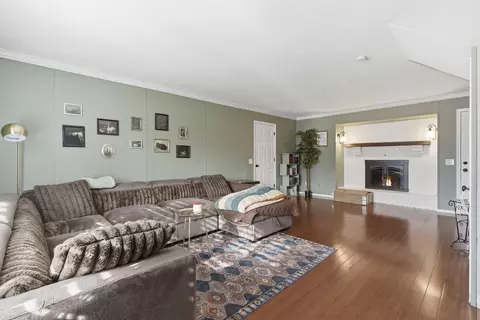 Living - 719 E Westchester Ct, Springfield, MO 65810 photo 1 of 2
