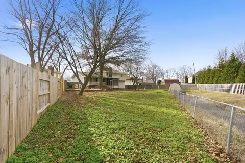 Exterior - 719 E Westchester Ct, Springfield, MO 65810 photo 6 of 8
