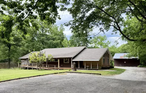 2421 E Delana St, Springfield, MO 65804