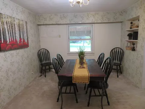 Dining - 2421 E Delana St, Springfield, MO 65804 photo 2 of 2