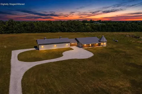 4426 S 86th Rd, Bolivar, MO 65613
