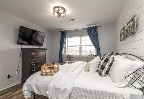 Bedroom - 525 Valley View Rd #301, Branson, MO 65616 photo 2 of 6