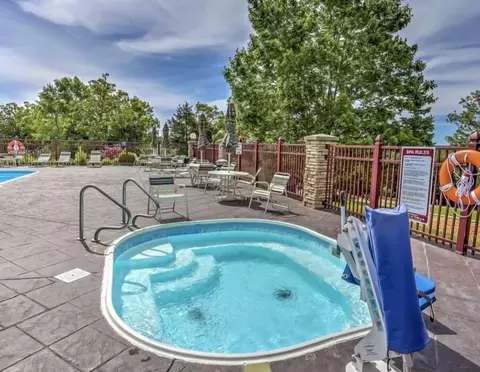 Exterior - 525 Valley View Rd #301, Branson, MO 65616 photo 6 of 13