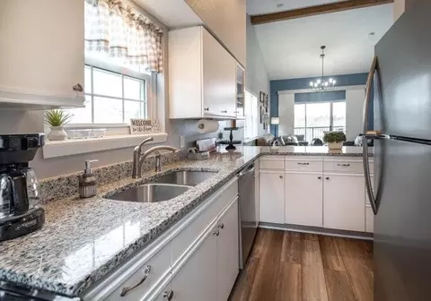 Kitchen - 525 Valley View Rd #301, Branson, MO 65616 photo 3 of 3