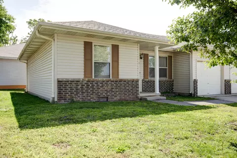 Exterior - 1421 W Rainey St, Ozark, MO 65721 photo 2 of 3