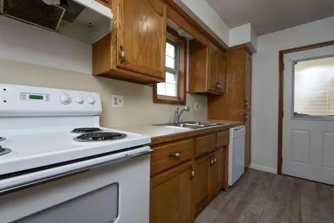 Kitchen - 1421 W Rainey St, Ozark, MO 65721 photo 3 of 4