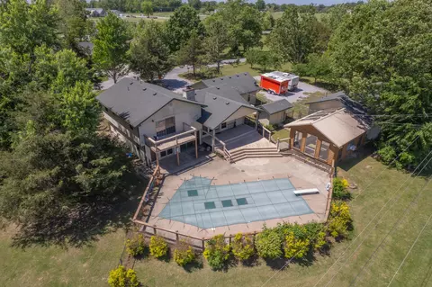 12655 Farm Road 2205 Cir, Cassville, MO 65625