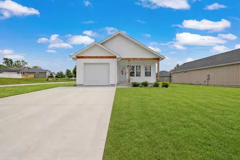 286 W Abbi Ln, Bolivar, MO 65613