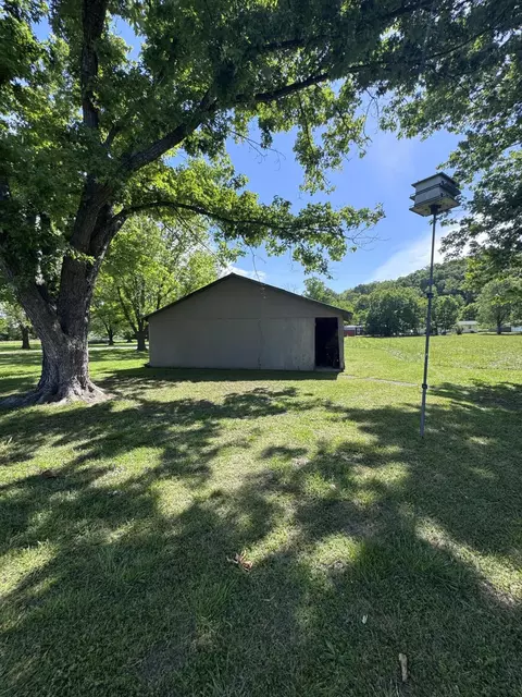 102 Walnut St, Seneca, MO 64865 photo 3