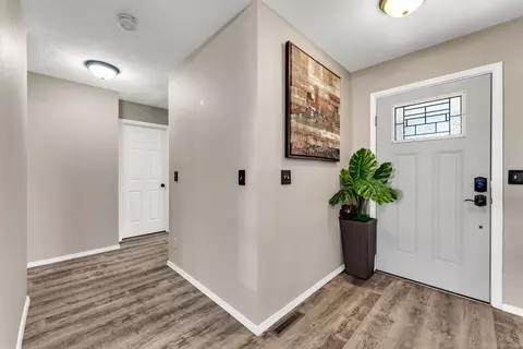 Entry Way - 5118 N 9th St, Ozark, MO 65721 photo 2 of 5