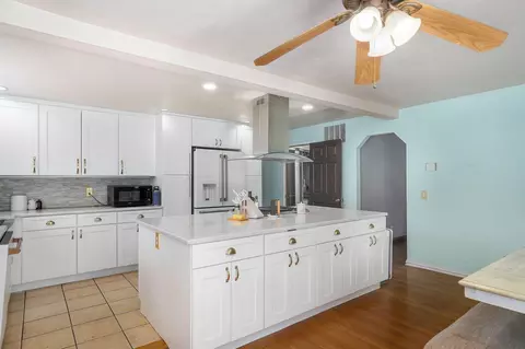 Kitchen - 4932 E Farm Road 166, Springfield, MO 65809 photo 1 of 4