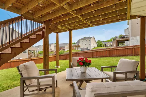 Exterior - 2182 W Drake St, Springfield, MO 65810 photo 4 of 10