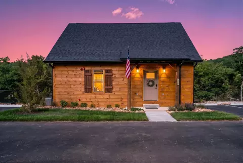 335 Mark Twain, Hollister, MO 65672