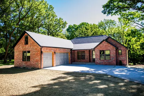 630 Rochester Rd, Sparta, MO 65753
