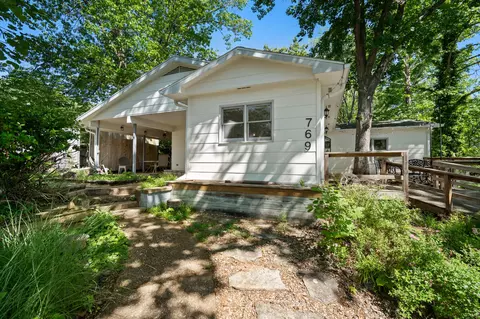 769 Paradise Cove Dr, Lampe, MO 65681