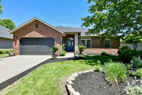 768 S Hackberry Ave, Nixa, MO 65714