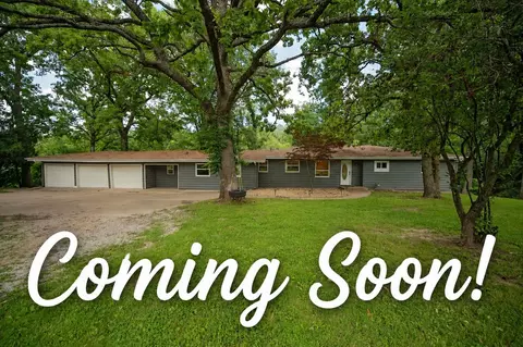 106 W Secluded Ln, Nixa, MO 65714