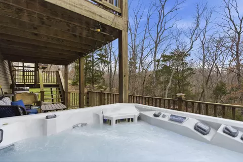 Exterior - 479 Southview Dr, Branson, MO 65616 photo 4 of 10