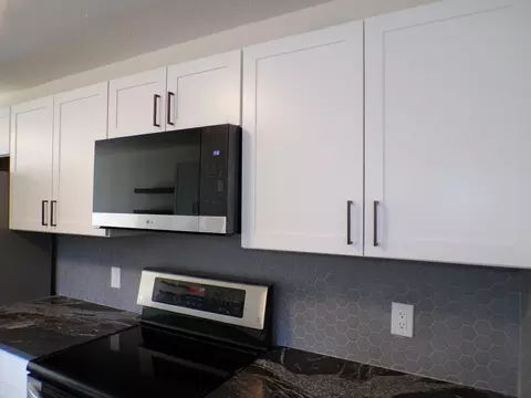 Kitchen - 2735 W Westview St, Springfield, MO 65807 photo 6 of 6