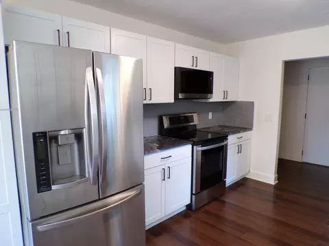 Kitchen - 2735 W Westview St, Springfield, MO 65807 photo 1 of 6