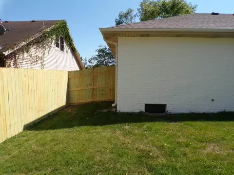Exterior - 2735 W Westview St, Springfield, MO 65807 photo 8 of 11
