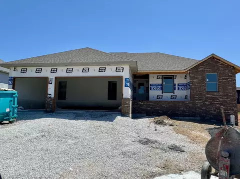 2608 W Pigeon Dr, Ozark, MO 65721