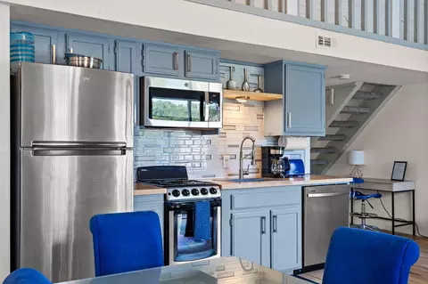 Kitchen - 28 Fall Creek Dr #8, Branson, MO 65616 photo 2 of 3