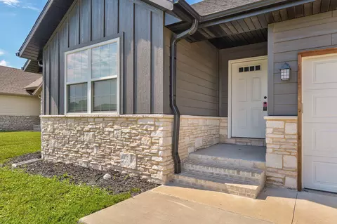 Exterior - 5607 W Pine St, Springfield, MO 65802 photo 4 of 10