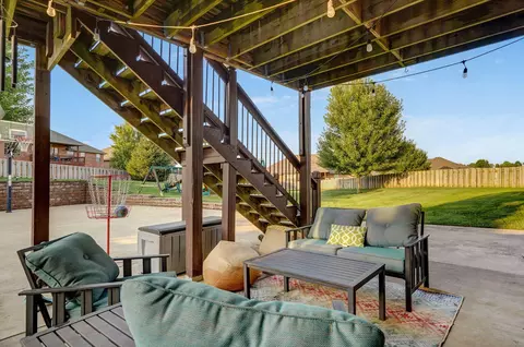 Exterior - 1653 N Oakfair Pl, Springfield, MO 65802 photo 6 of 15