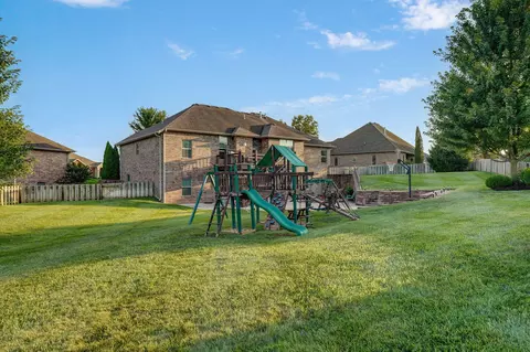 Exterior - 1653 N Oakfair Pl, Springfield, MO 65802 photo 12 of 15