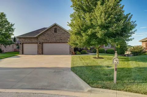 Exterior - 1653 N Oakfair Pl, Springfield, MO 65802 photo 2 of 15