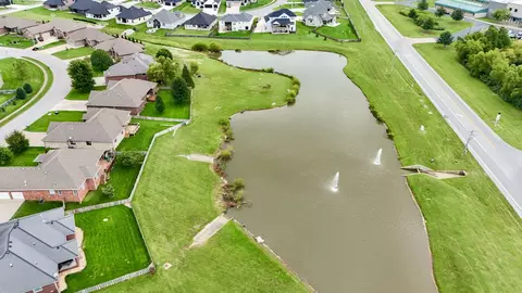 View/Area - 1653 N Oakfair Pl, Springfield, MO 65802 photo 8 of 10