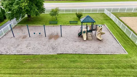 View/Area - 1653 N Oakfair Pl, Springfield, MO 65802 photo 9 of 10