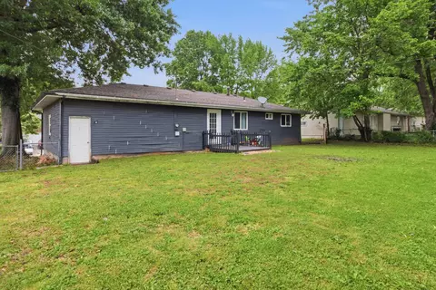 Exterior - 2804 W Whiteside St, Springfield, MO 65807 photo 5 of 7