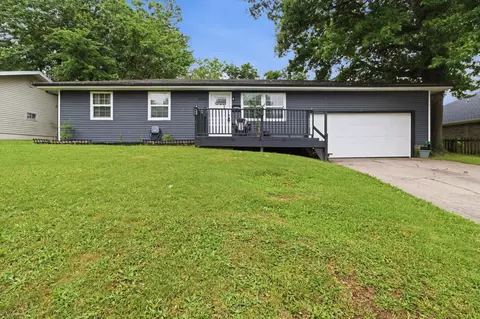 2804 W Whiteside St, Springfield, MO 65807