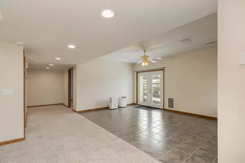 Living - 654656 Pine Ridge St, Marshfield, MO 65706 photo 3 of 9