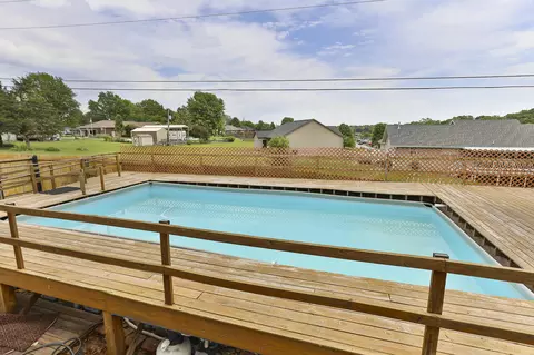 Exterior - 654656 Pine Ridge St, Marshfield, MO 65706 photo 15 of 16