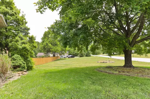 Exterior - 654656 Pine Ridge St, Marshfield, MO 65706 photo 9 of 16