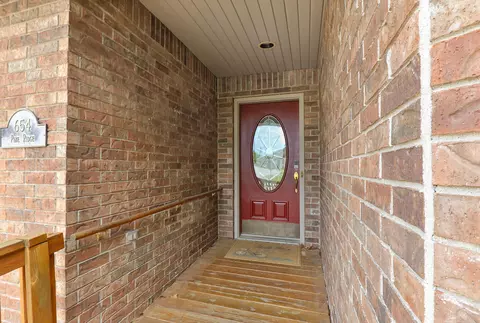Entry Way - 654656 Pine Ridge St, Marshfield, MO 65706 photo 1 of 8