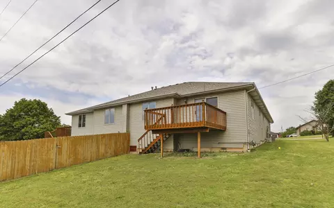 Exterior - 654656 Pine Ridge St, Marshfield, MO 65706 photo 6 of 16
