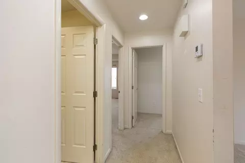 Entry Way - 654656 Pine Ridge St, Marshfield, MO 65706 photo 3 of 8