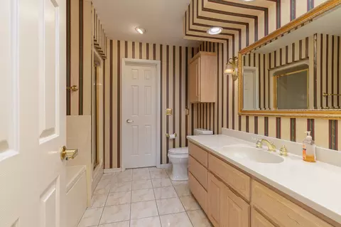 Bath - 654656 Pine Ridge St, Marshfield, MO 65706 photo 1 of 7