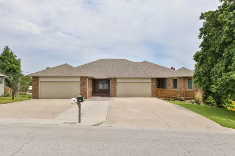 654656 Pine Ridge St, Marshfield, MO 65706
